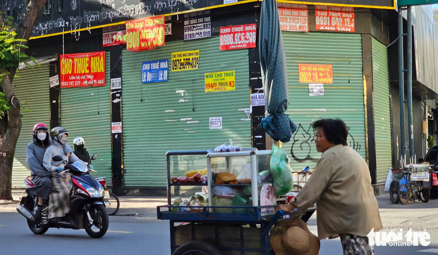 Ho Chi Minh City enterprises struggle with multiple challenges: survey