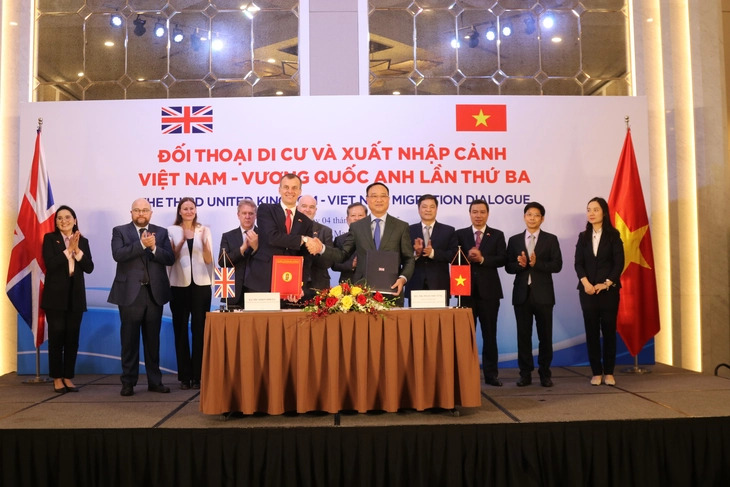 Vietnam, UK accelerate repatriation of Vietnamese ineligible for staying in Britain