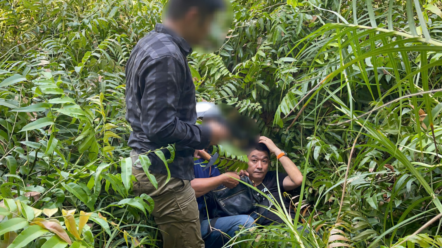 Police officers overpower Chinese kidnappers in Binh Chanh District, Ho Chi Minh City. Photo: Supplied