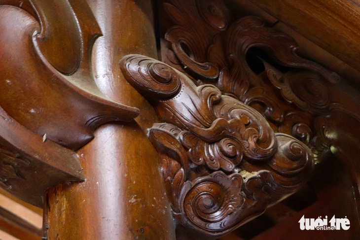 A dragon-carved beam at Tich Thien Duong House in Thai Lai Village, Hoa Nhon Commune, Hoa Vang District, Da Nang City, central Vietnam. Photo: Thanh Nguyen / Tuoi Tre