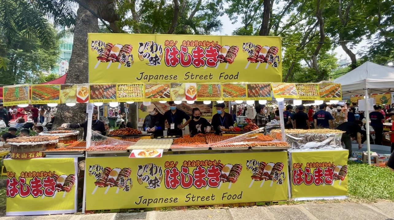 An eye-catching Japanese street food booth at the 10th Japan Vietnam Festival in Ho Chi Minh City on March 8, 2025. Photo: Dong Nguyen / Tuoi Tre News