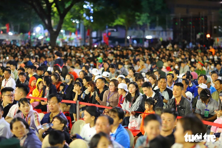 A large crowd attends the opening ceremony of the ninth Buon Ma Thuot Coffee Festival 2025 in Buon Ma Thuot City, Dak Lak Province, in Vietnam’s Central Highlands on March 10, 2025. Photo: The The / Tuoi Tre