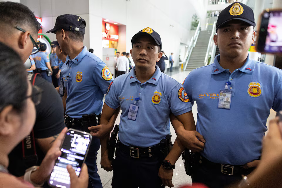 [9/14]Police and media standby for the arrival of former Philippine president Rodrigo Duterte from Hong Kong, at the Ninoy Aquino International Airport in Pasay City, Metro Manila, Philippines, March 11, 2025. Photo: Reuters