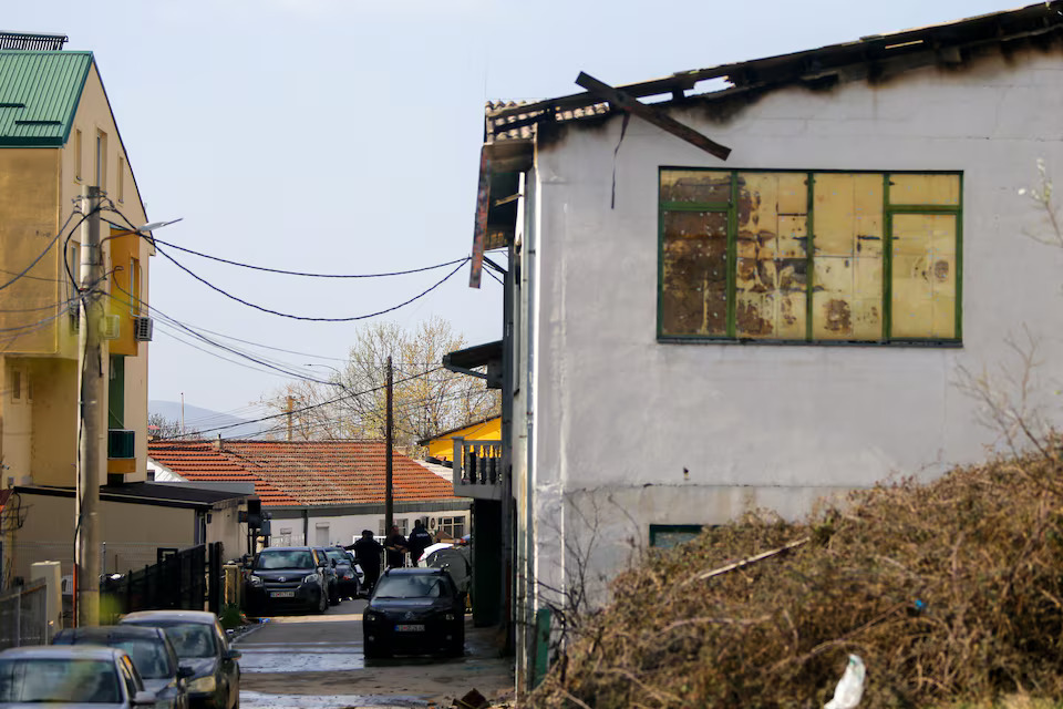 [11/11]A view outside a night club following a fire resulting in casualties, in the town of Kocani, North Macedonia, March 16, 2025. Photo: Reuters