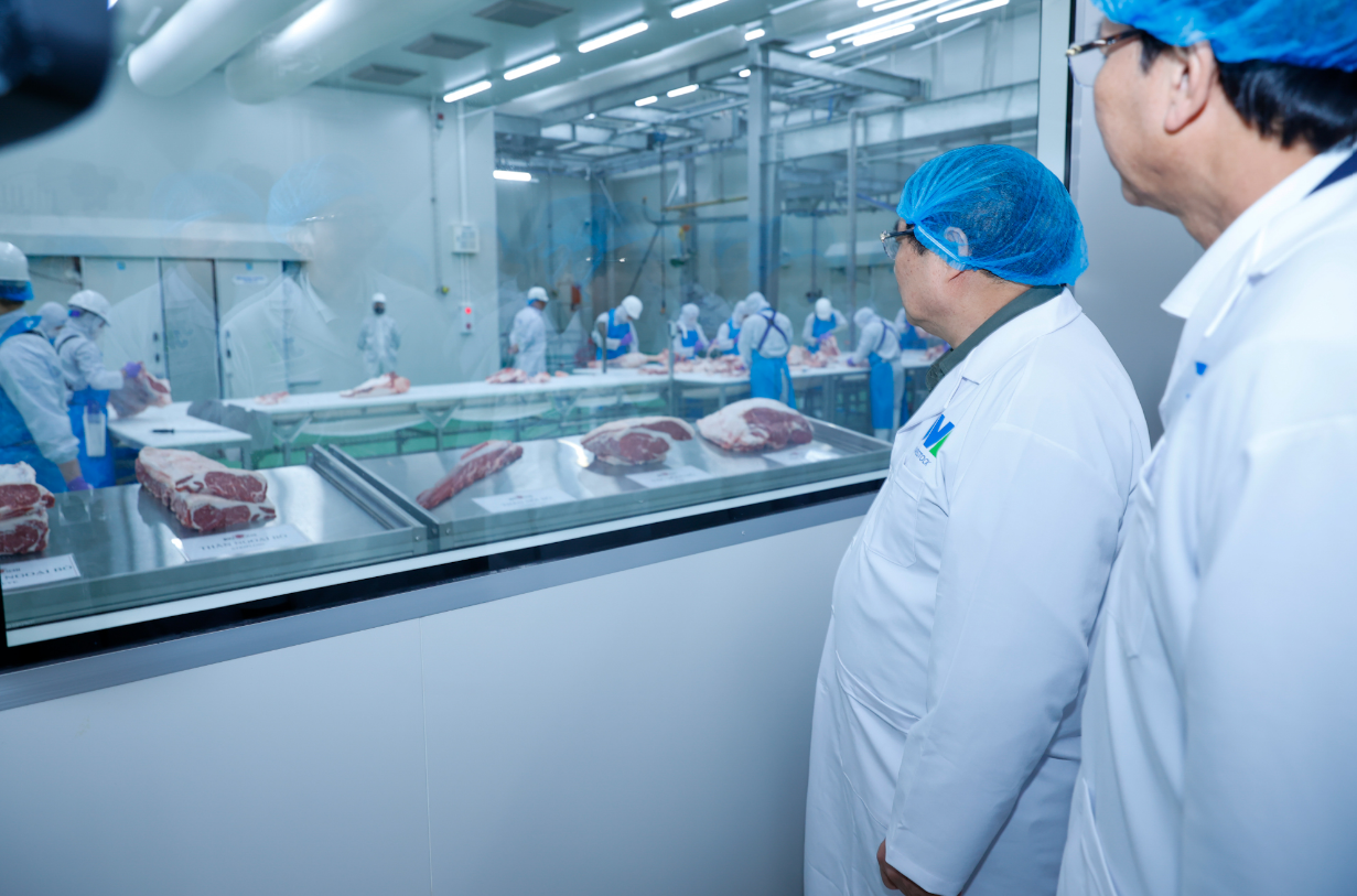 Prime Minister Pham Minh Chinh visits the Tam Dao livestock and beef processing complex project in Vinh Phuc Province, northern Vietnam. Photo: Vietnam Government Portal