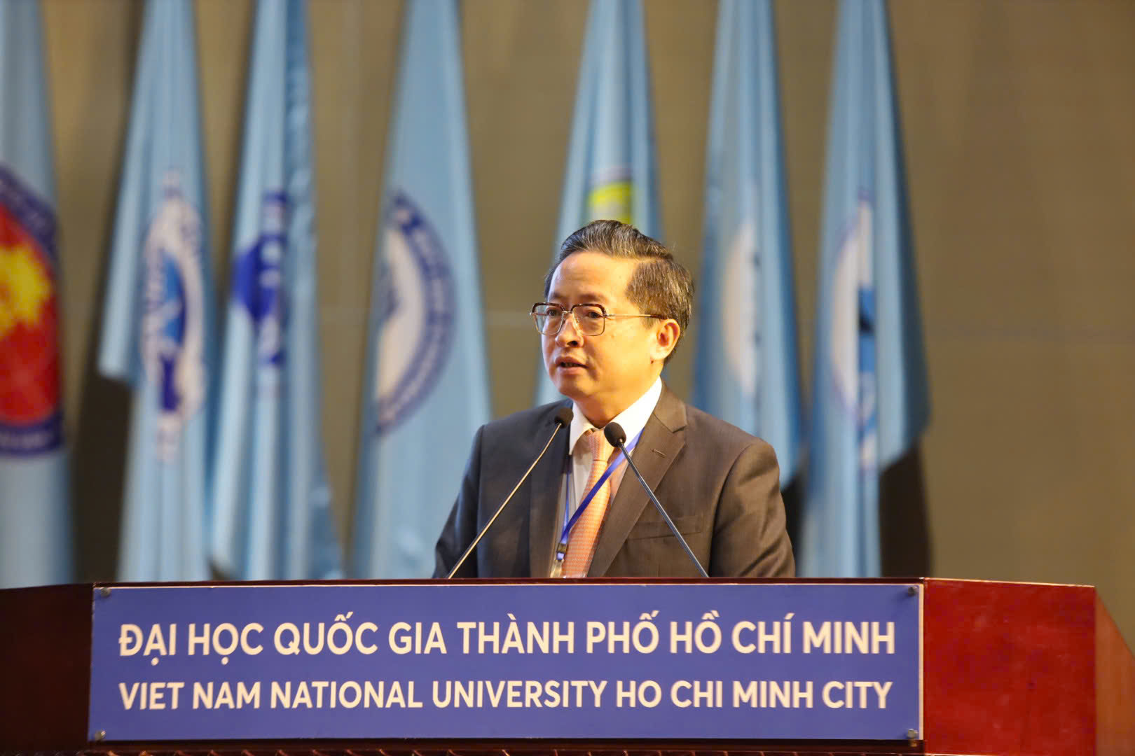 Tran Kim Chung, chairman of CT Group, a leading Vietnamese multi-industry conglomerate, reveals the company's plans at a seminar on semiconductor advanced packaging in Ho Chi Minh City, March 14, 2025. Photo: Khac Hieu