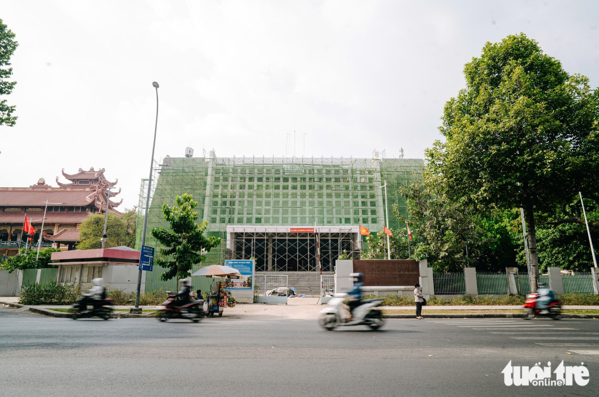 The Hoa Binh Theater in District 10, Ho Chi Minh City in the process of repair. Photo: Thanh Hiep / Tuoi Tre