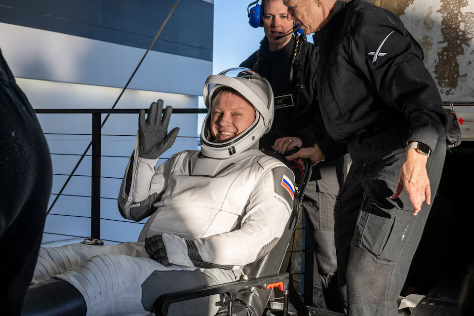 [2/16]Roscosmos cosmonaut Aleksandr Gorbunov is helped out of a SpaceX Dragon spacecraft onboard the SpaceX recovery ship MEGAN after he, NASA astronauts Nick Hague, Suni Williams, and Butch Wilmore, landed in the water off the coast of Tallahassee, Florida, Tuesday, March 18, 2025. Photo: Reuters