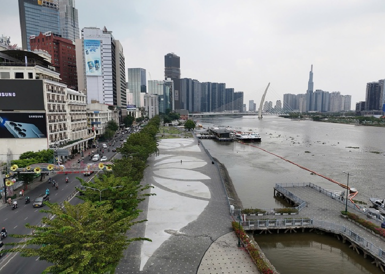 Ho Chi Minh City renovates downtown park to place 18 ceremonial cannons for Reunification Day celebration