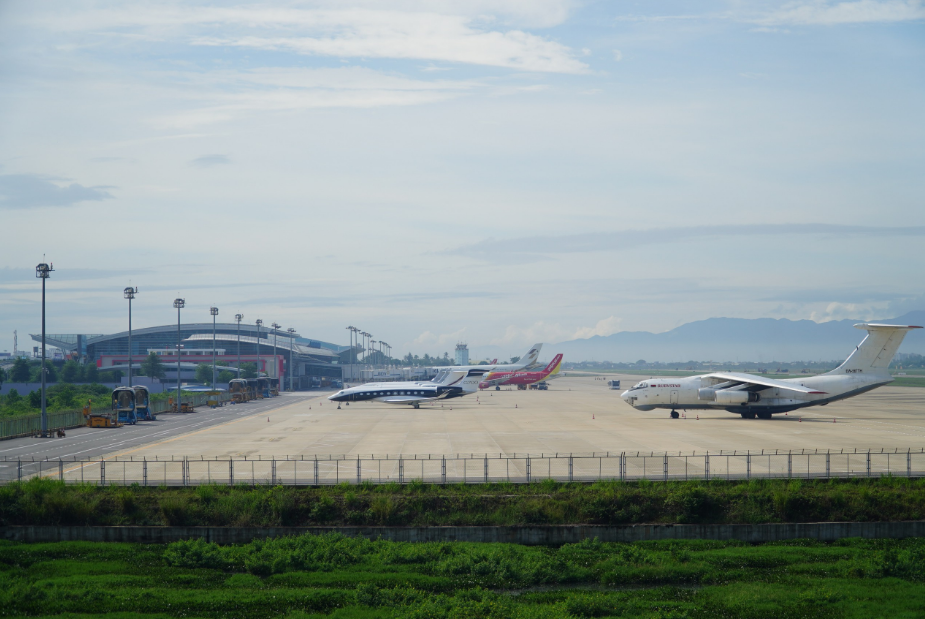 Da Nang is planning to build a tunnel under Da Nang International Airport. Photo: Truong Trung / Tuoi Tre