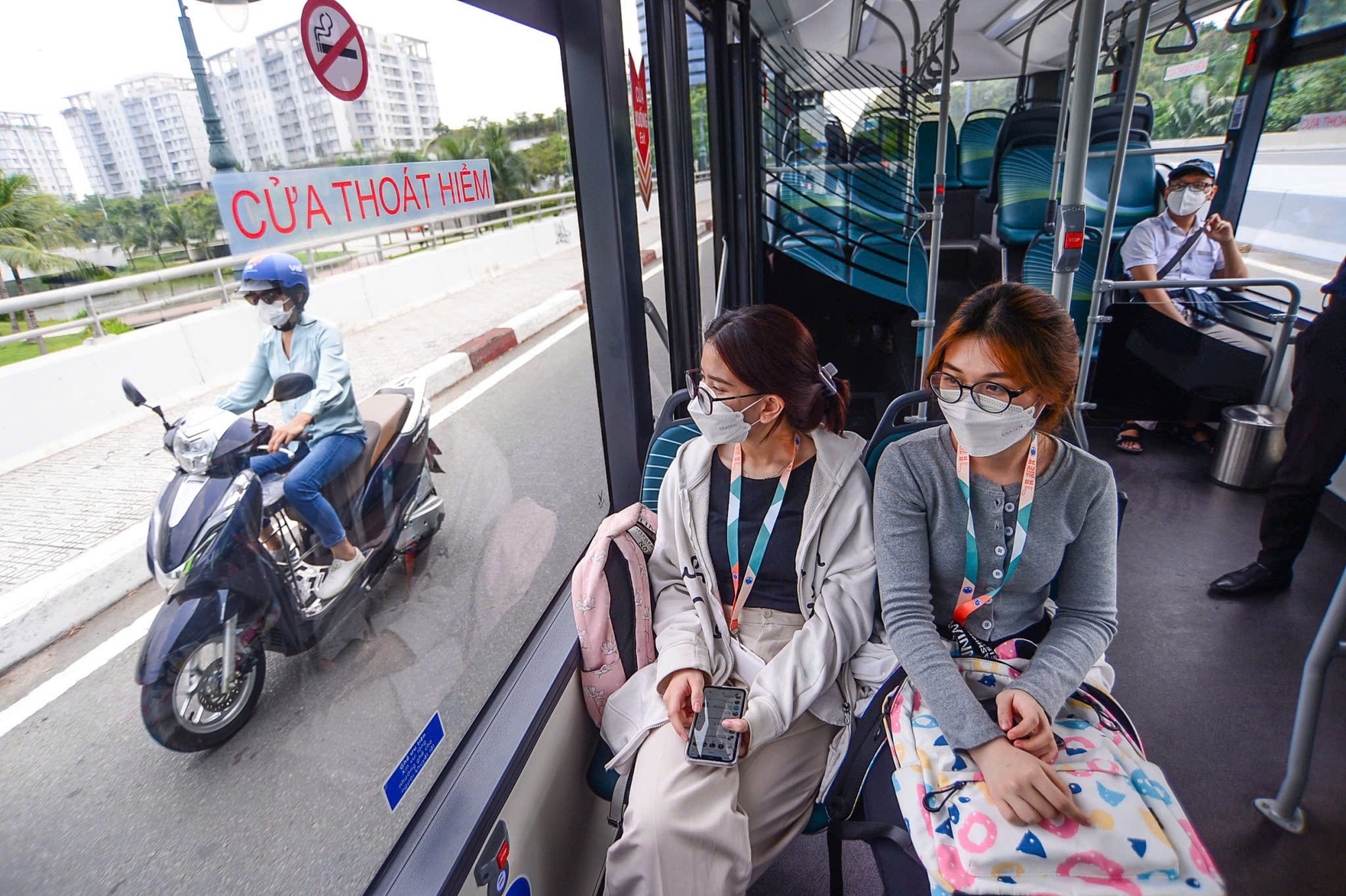 OP-ED: Ho Chi Minh City buses should extend operating hours until 10 pm