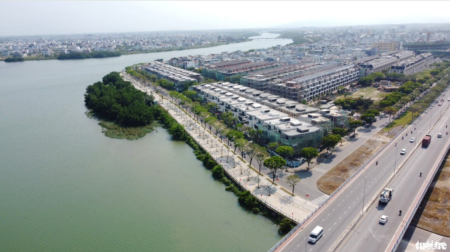 New riverside pedestrian, cycling paths completed in Da Nang