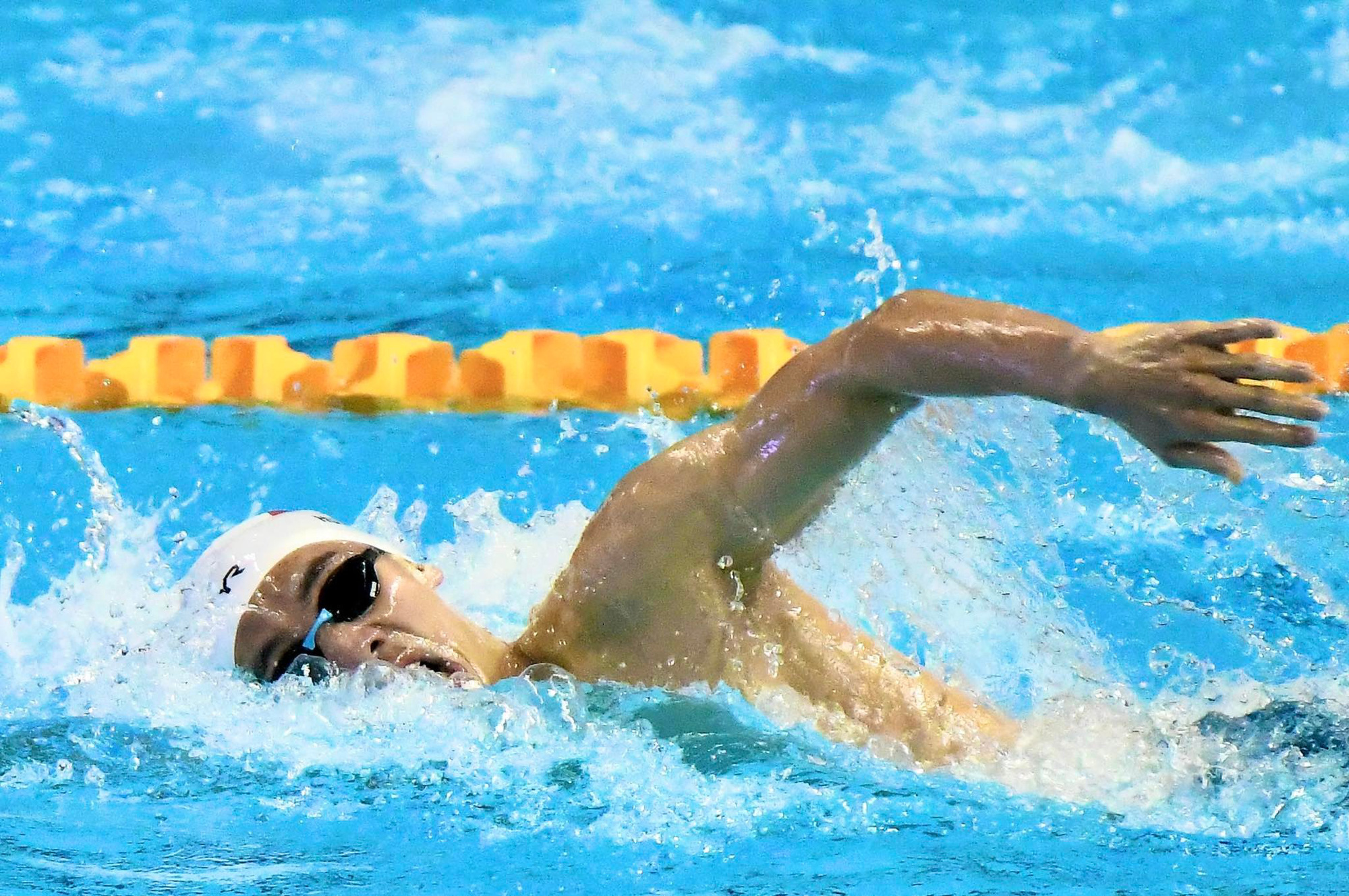 Vietnamese swimmer Nguyen Huy Hoang competes in a race. Photo: Tuoi Tre